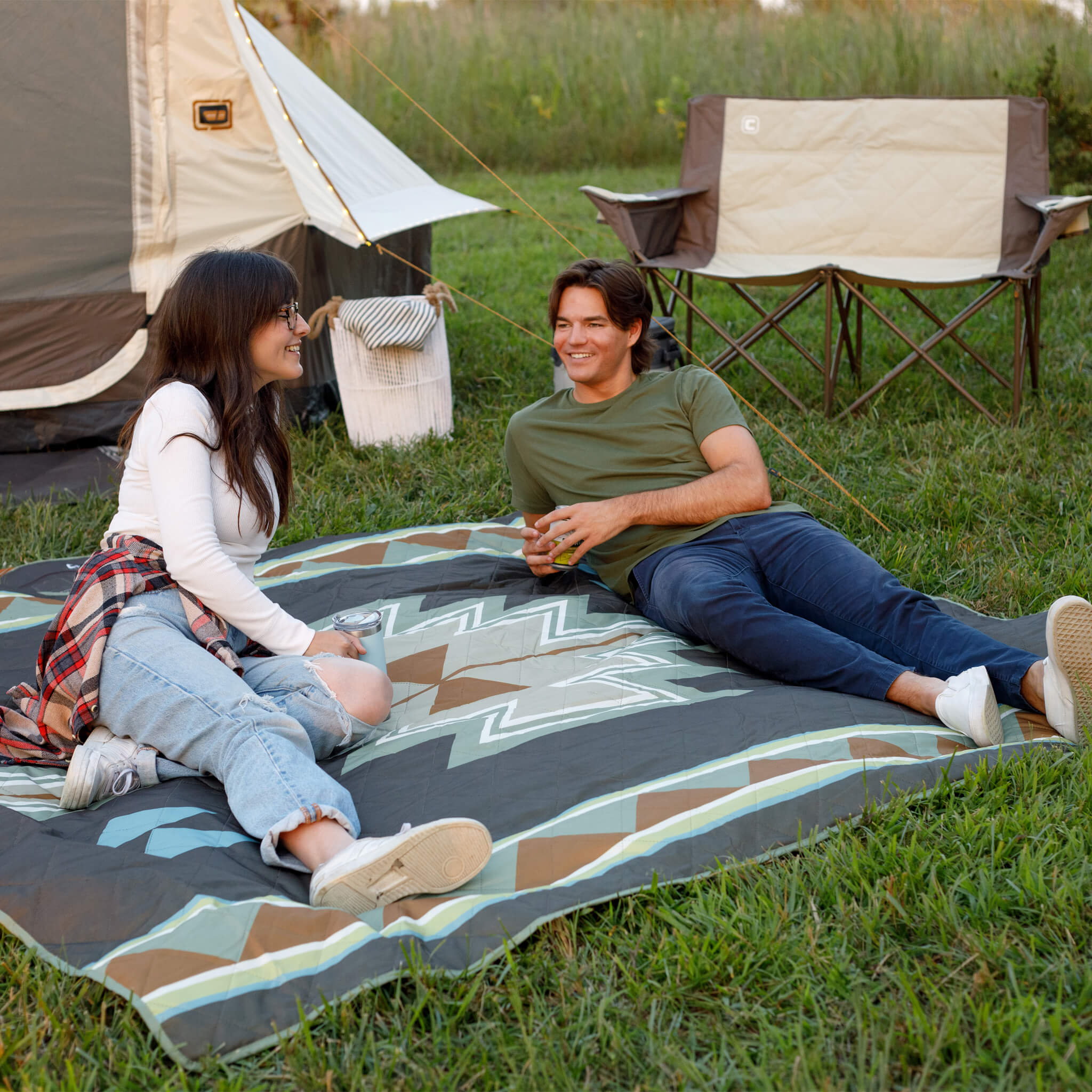 Staydown Multipurpose Blanket - Image 6